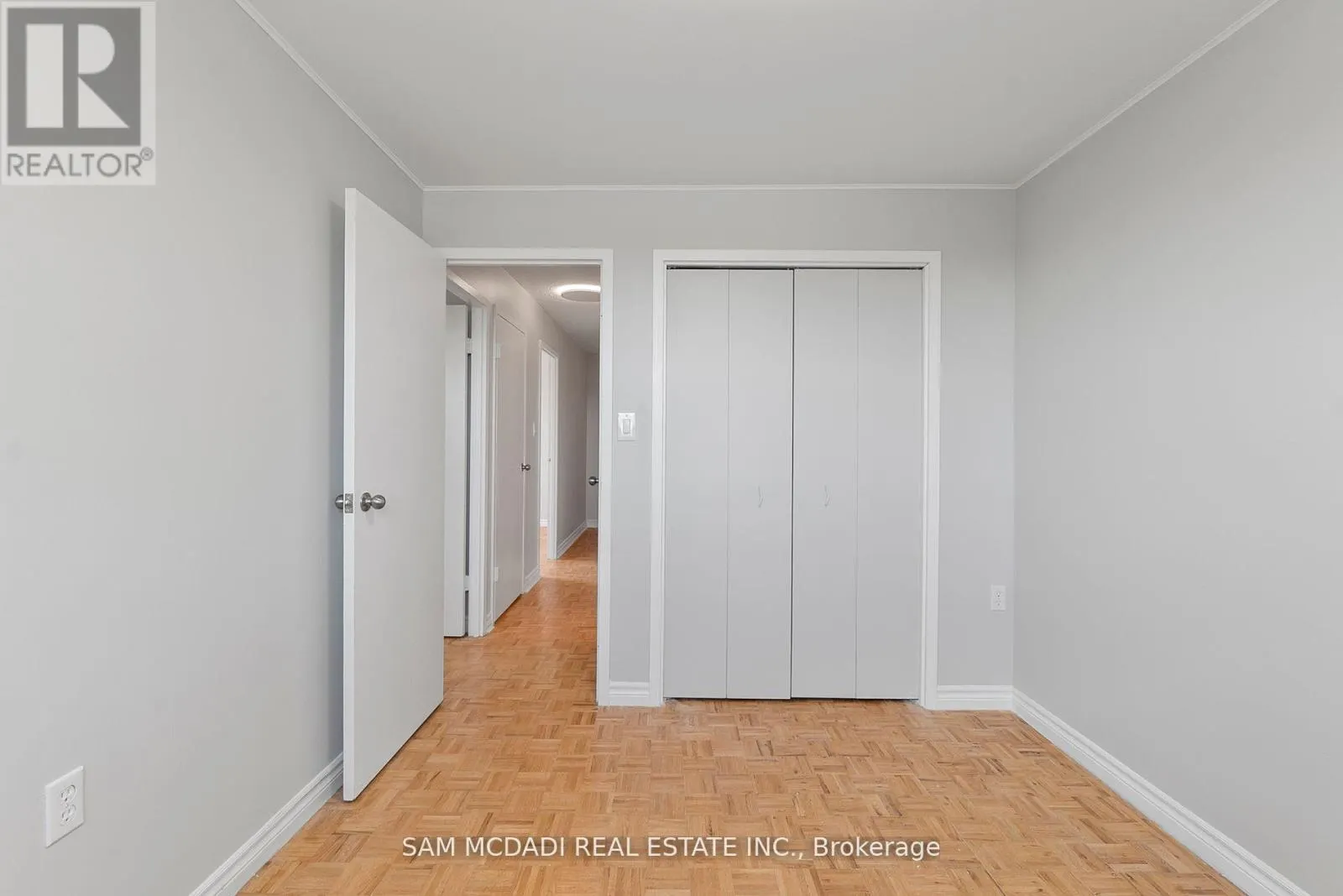 401 - 62 SPENCER STREET