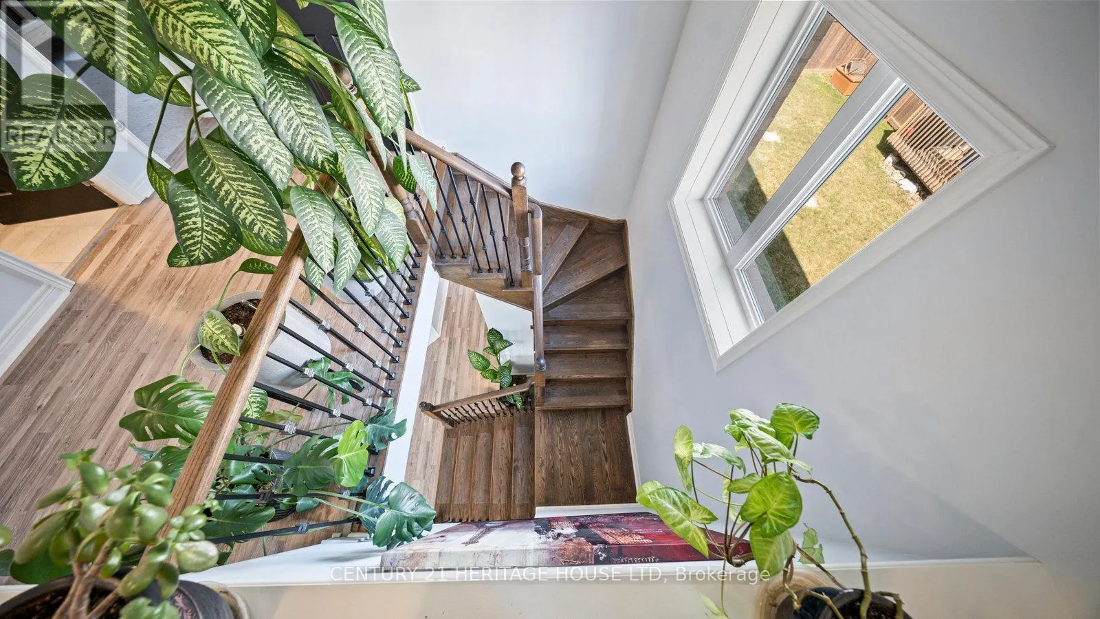 119 BARLOW PLACE