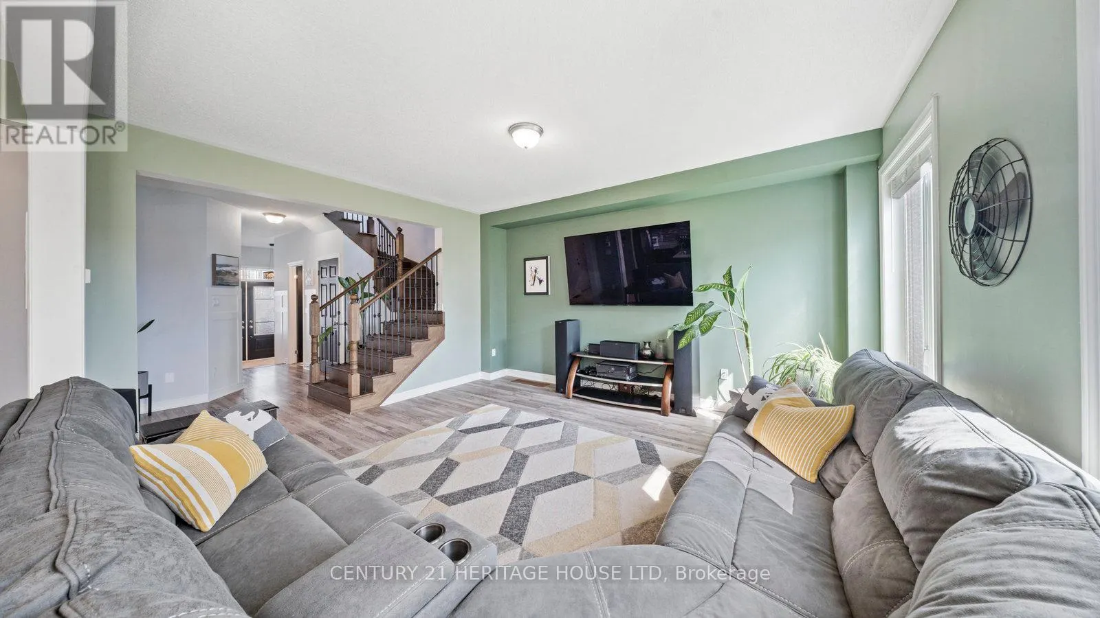 119 BARLOW PLACE