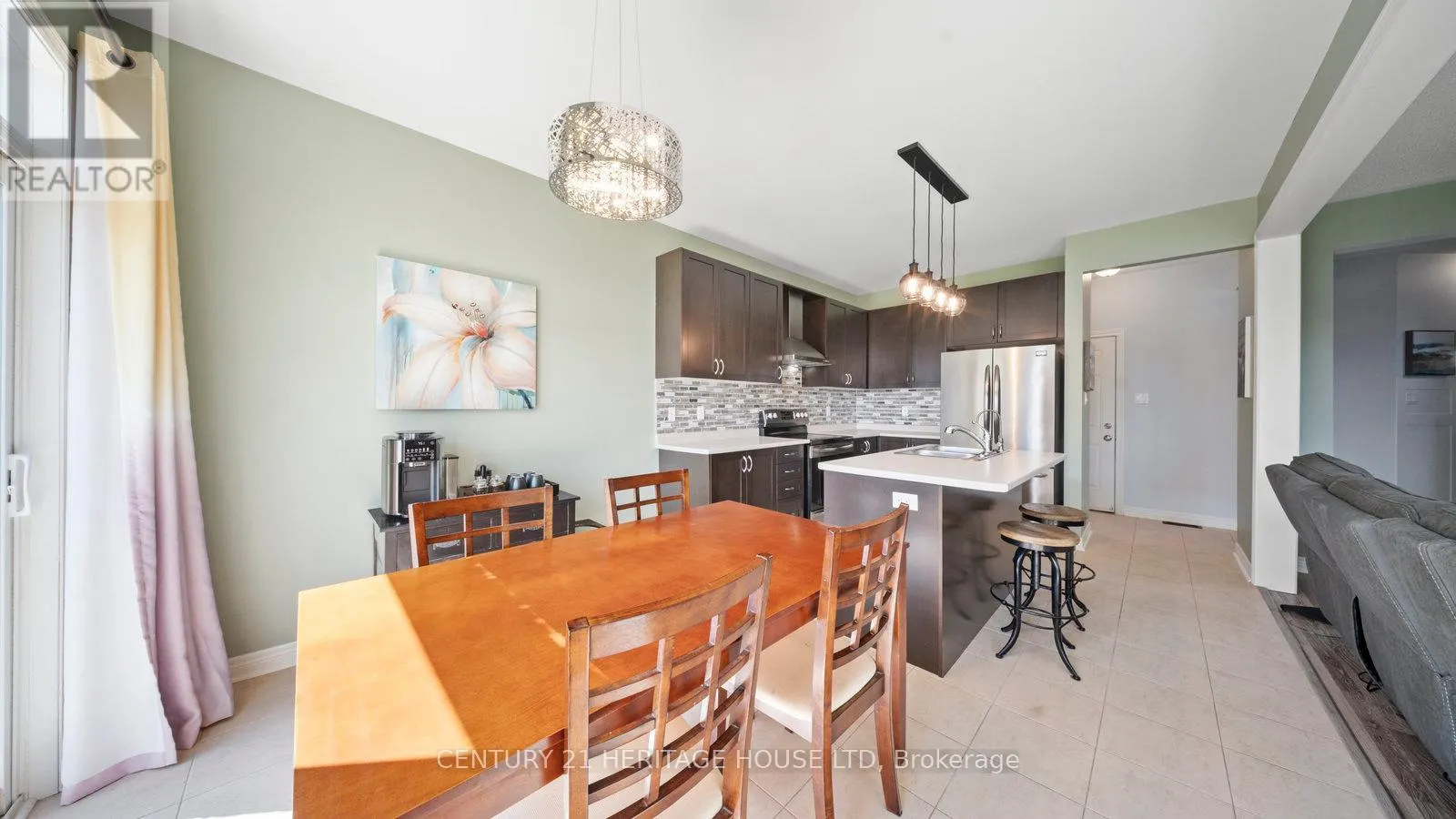 119 BARLOW PLACE