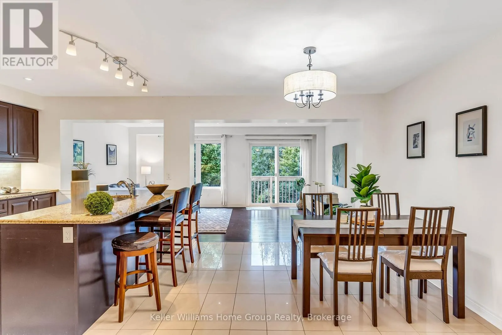 #37 - 1035 VICTORIA ROAD S, ##37