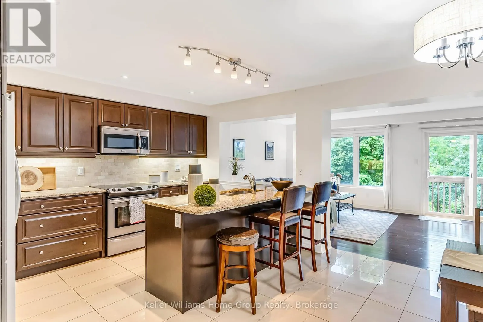 #37 - 1035 VICTORIA ROAD S, ##37