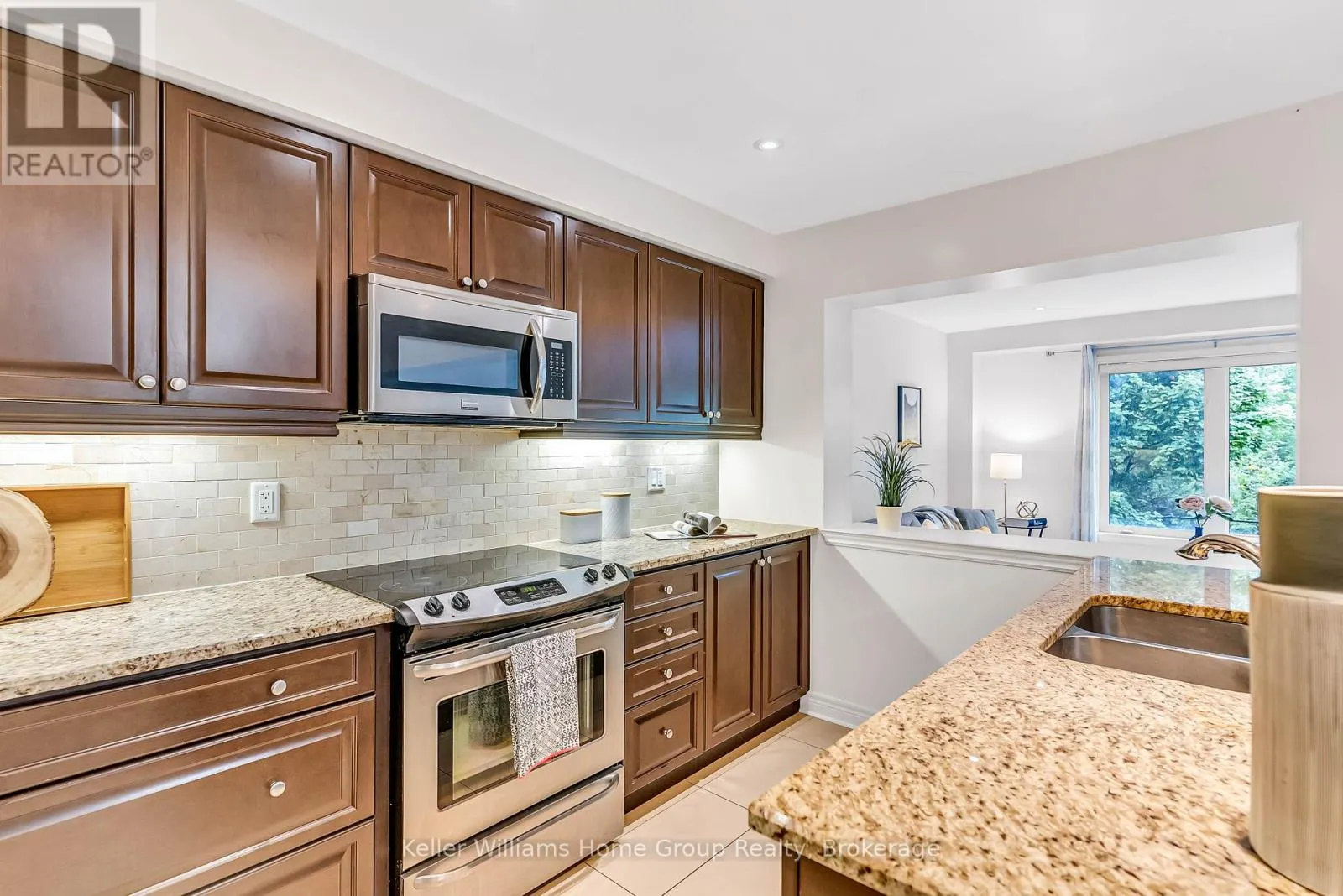 #37 - 1035 VICTORIA ROAD S, ##37