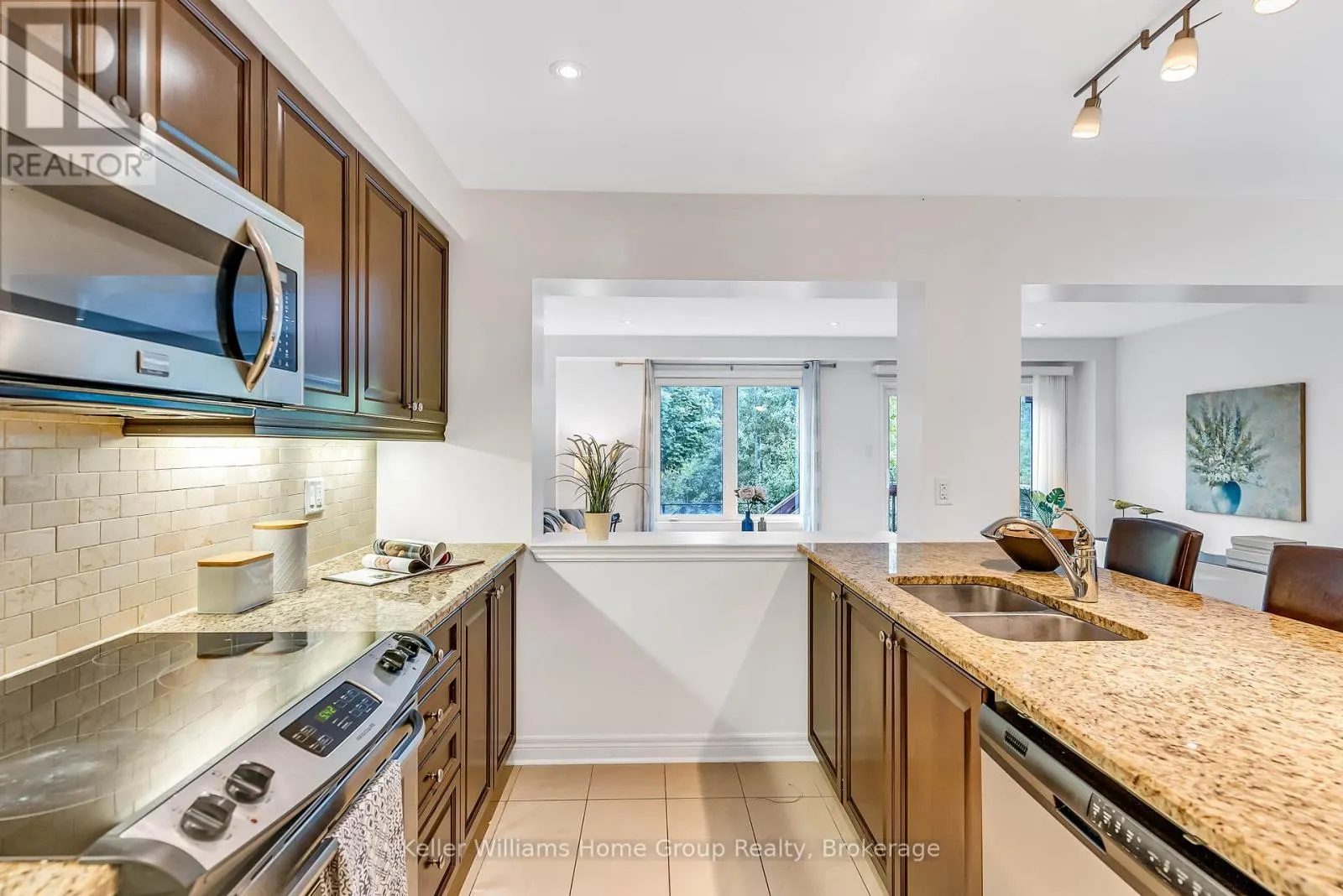 #37 - 1035 VICTORIA ROAD S, ##37
