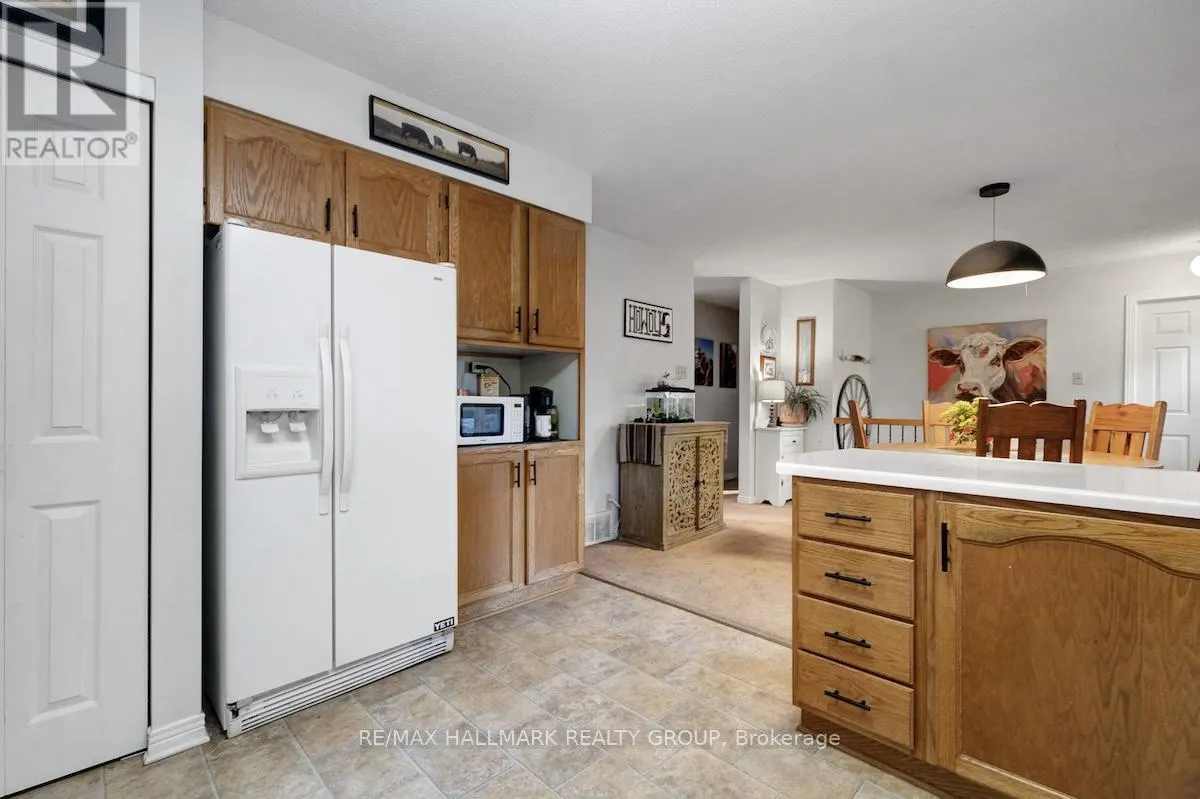 20 HILLTOP CRESCENT S