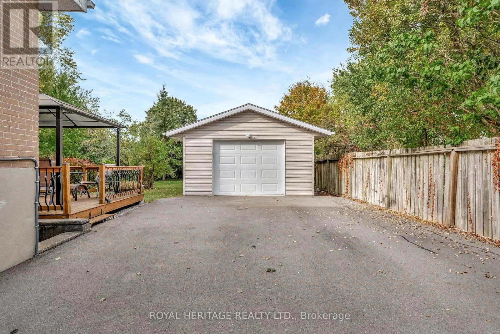 32 GLEN ROAD