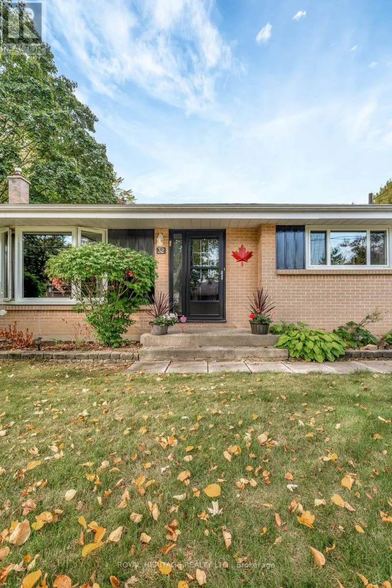 32 GLEN ROAD