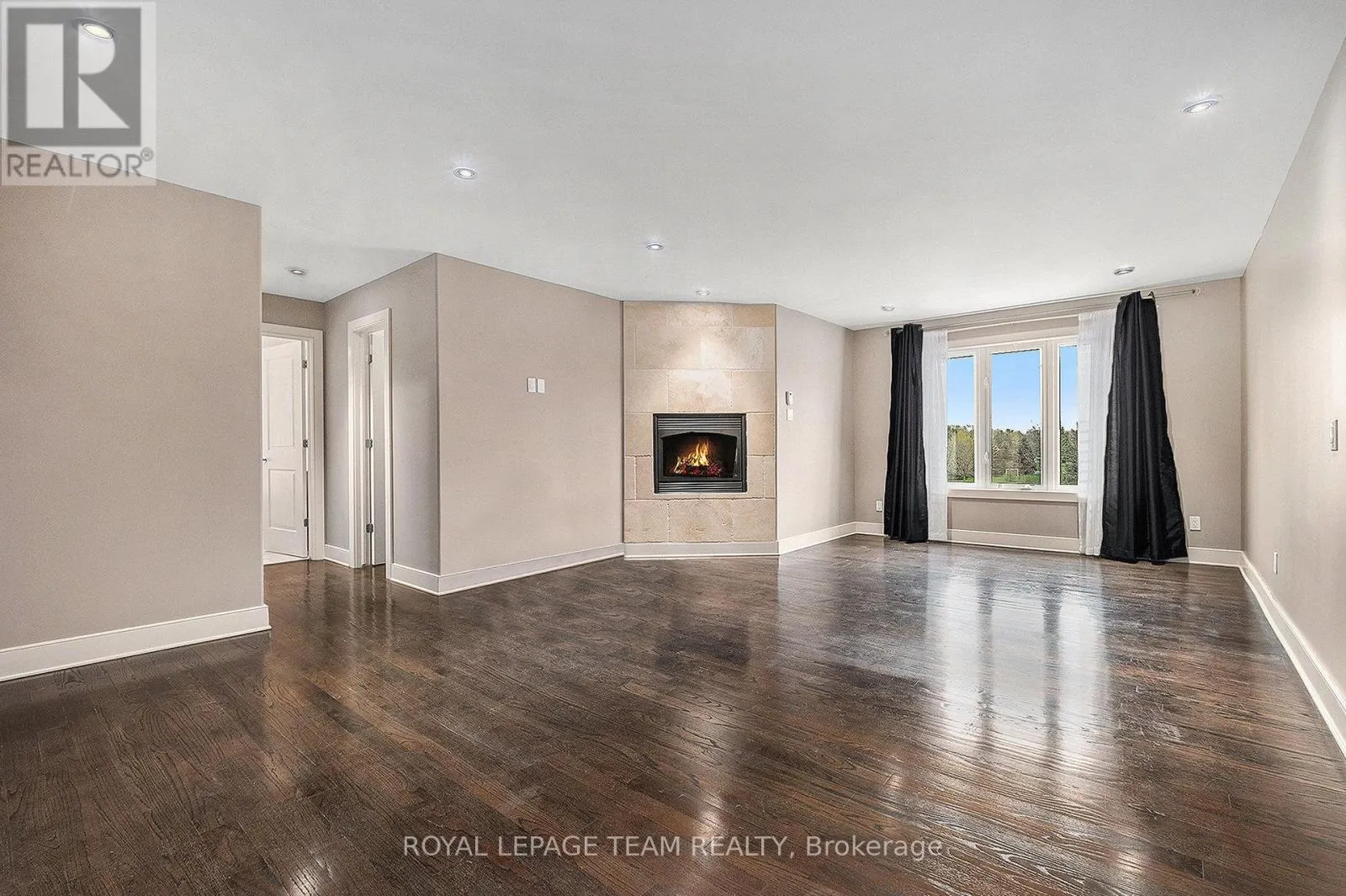 5386 MANSEL CRESCENT