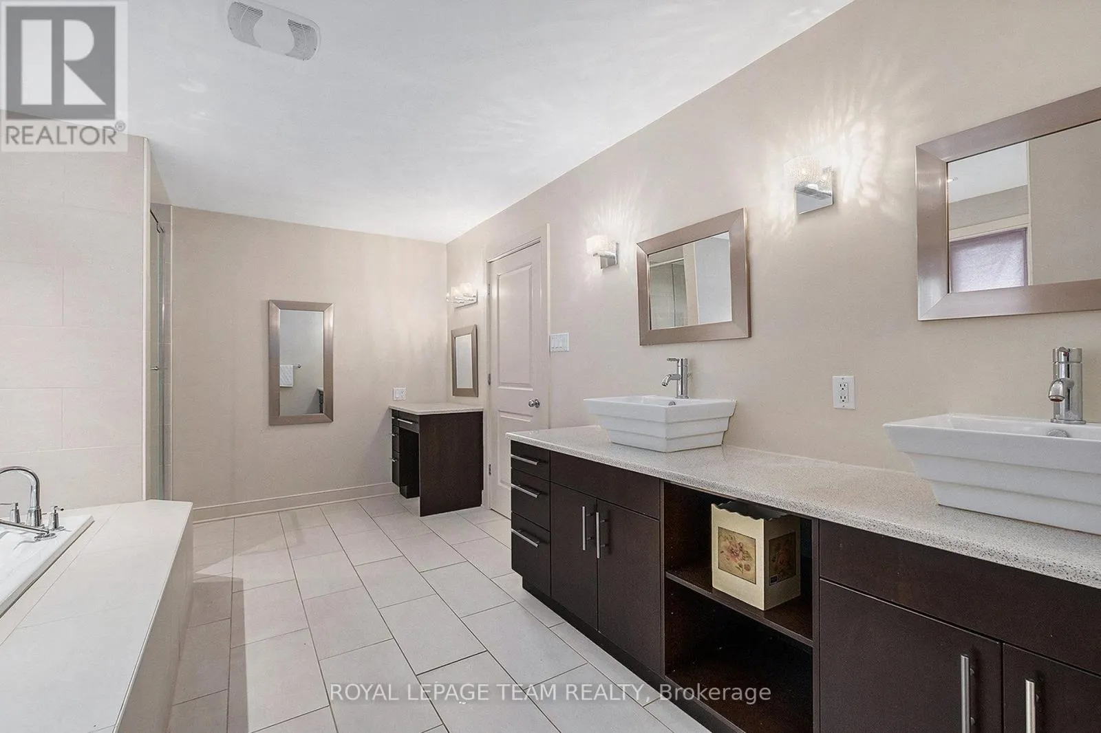 5386 MANSEL CRESCENT