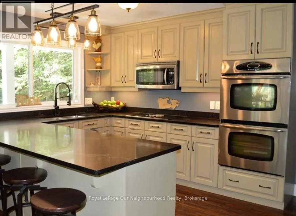 1042 SKI RIDGE TRAIL