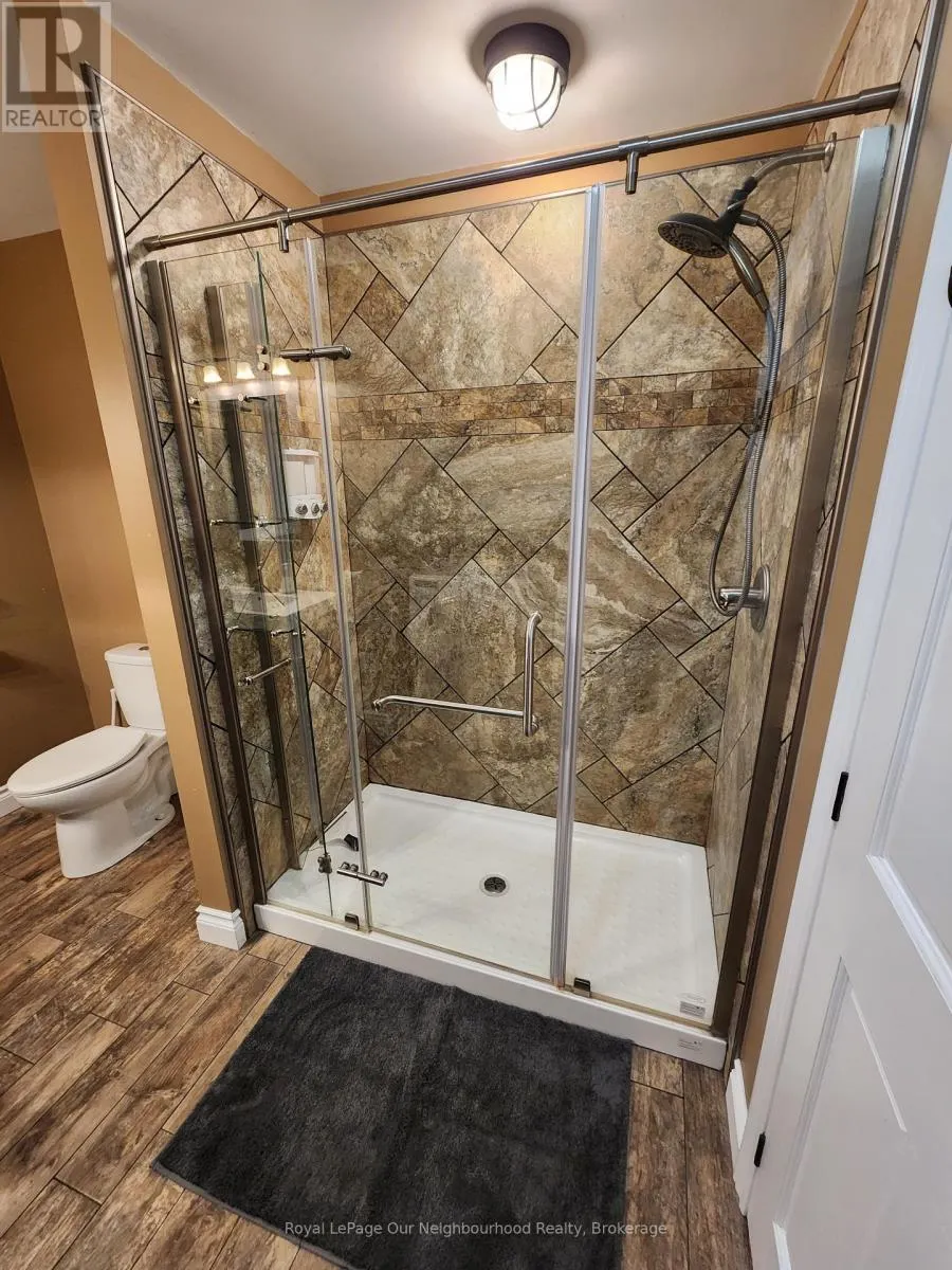 1042 SKI RIDGE TRAIL