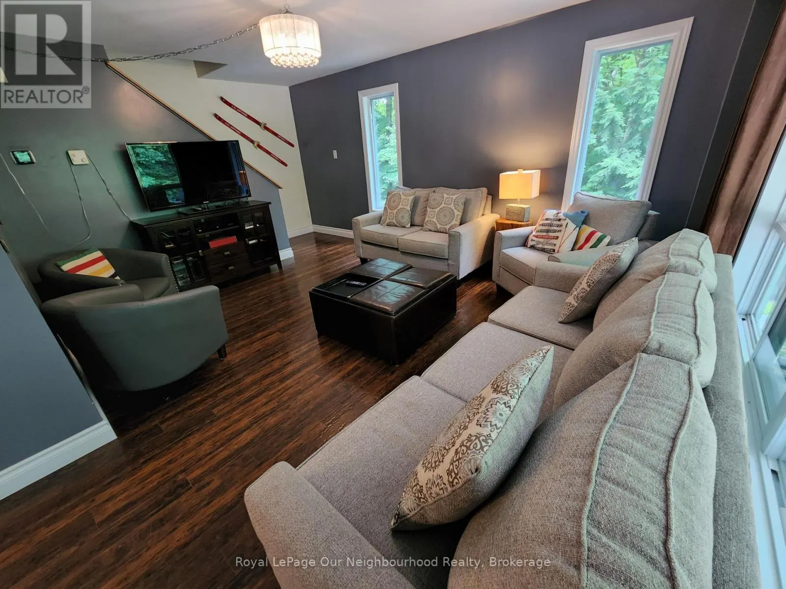 1042 SKI RIDGE TRAIL