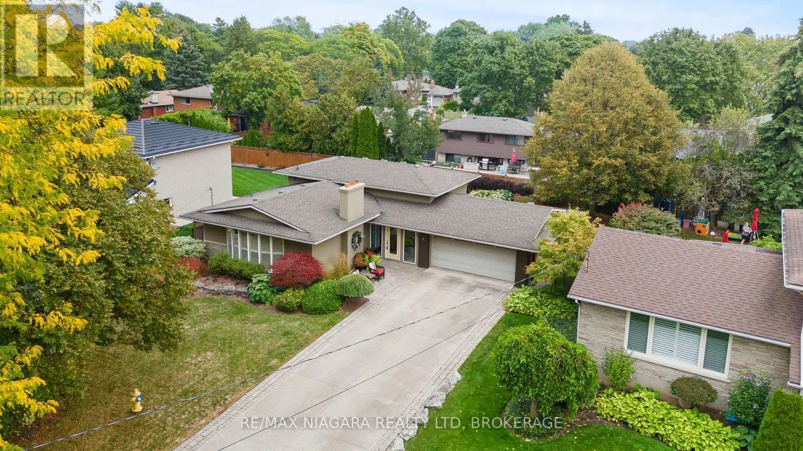 22 ROYAL YORK ROAD