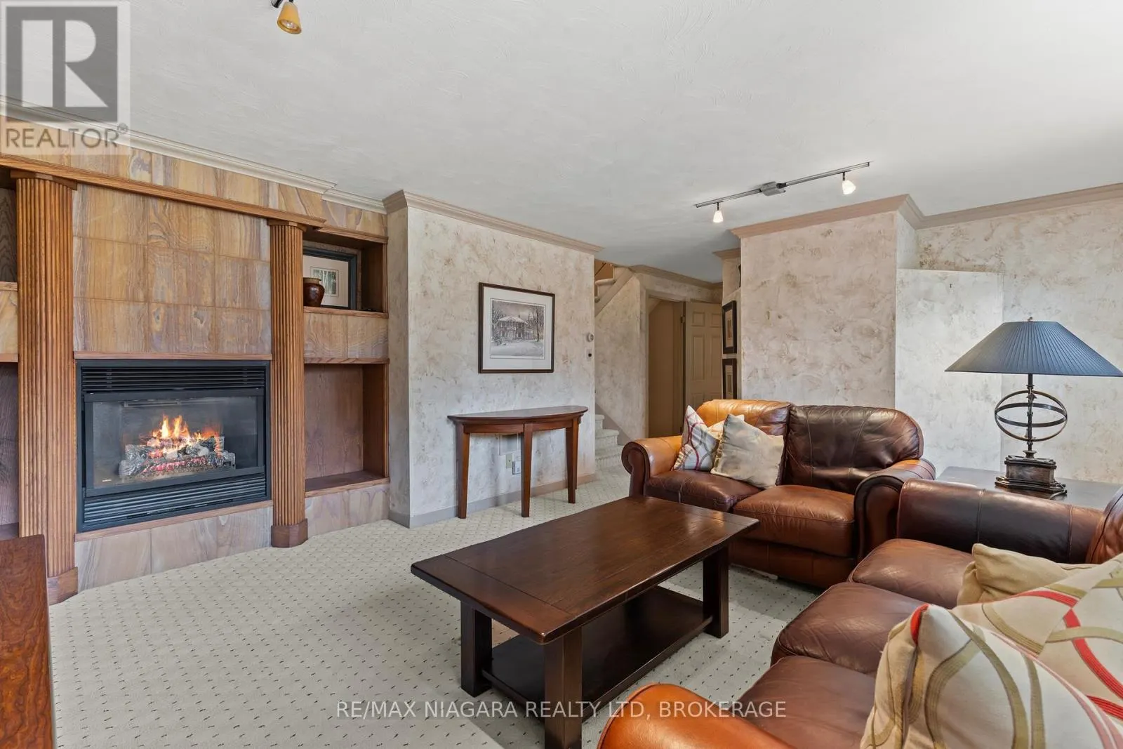 22 ROYAL YORK ROAD