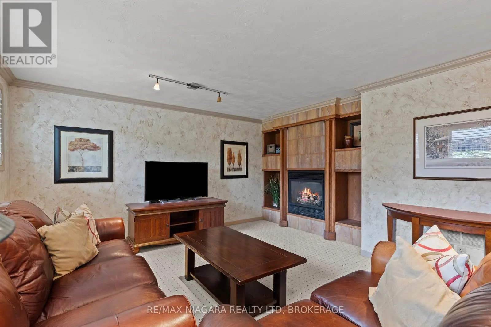 22 ROYAL YORK ROAD