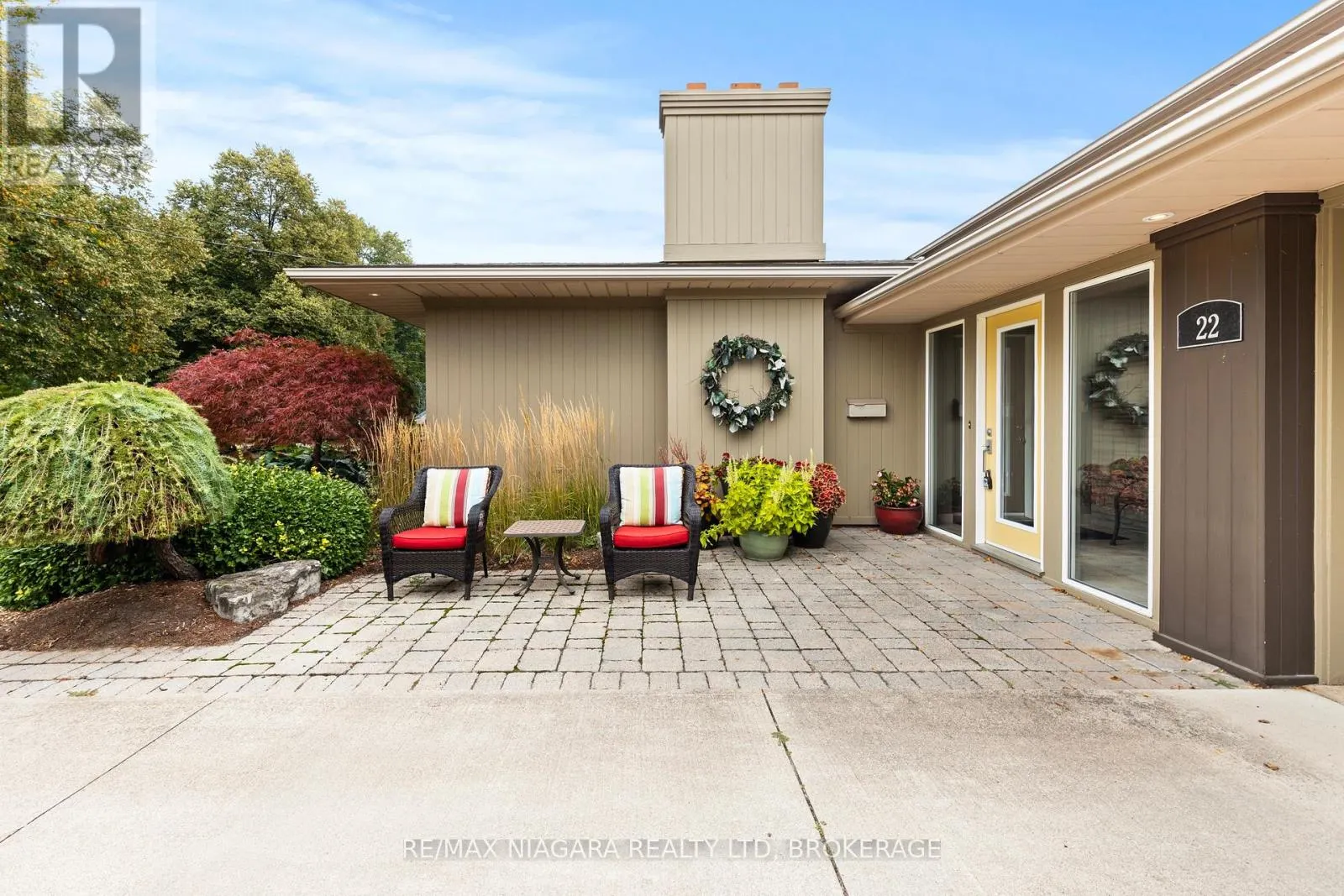 22 ROYAL YORK ROAD