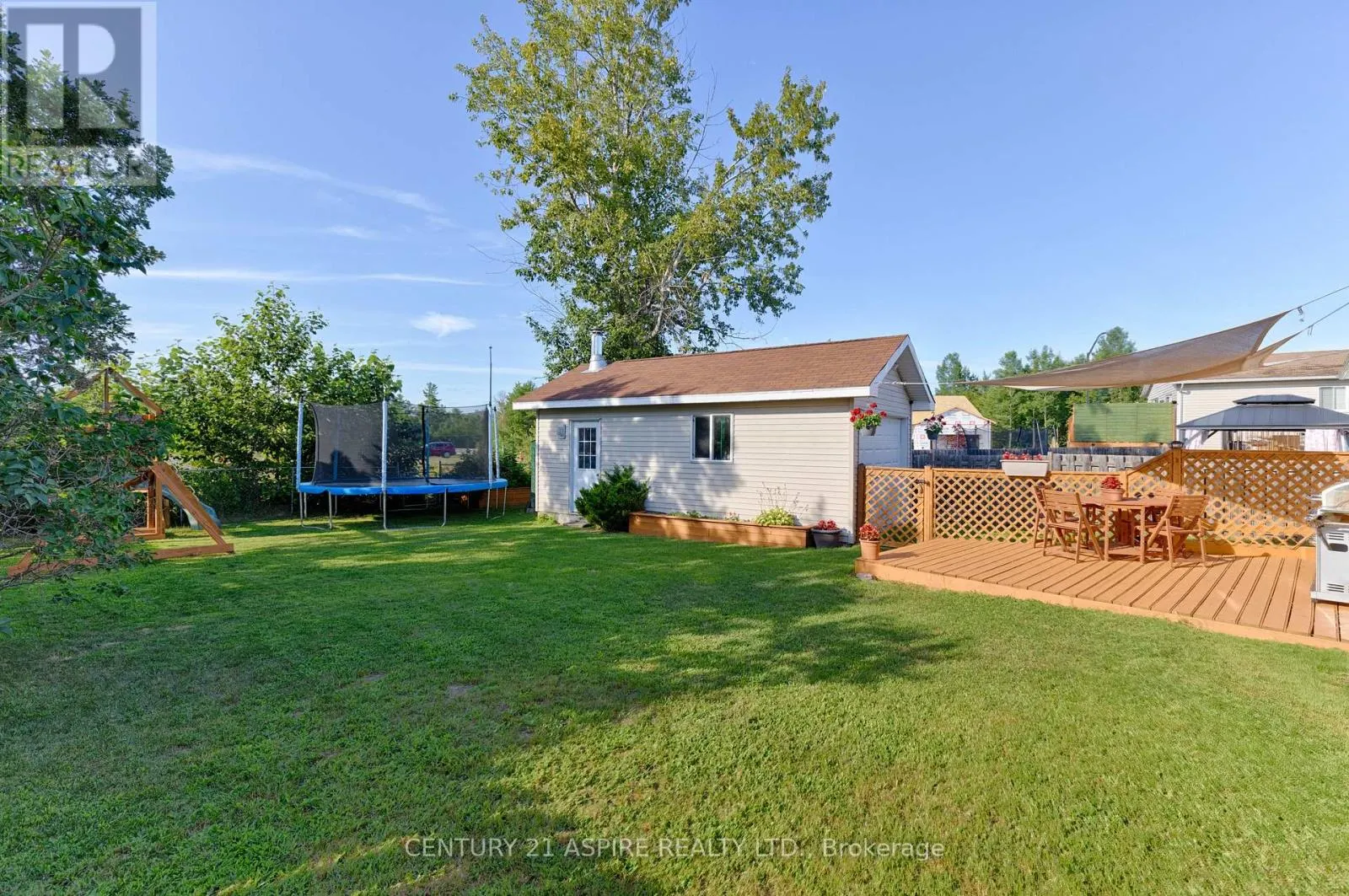 6 GERALD AVENUE