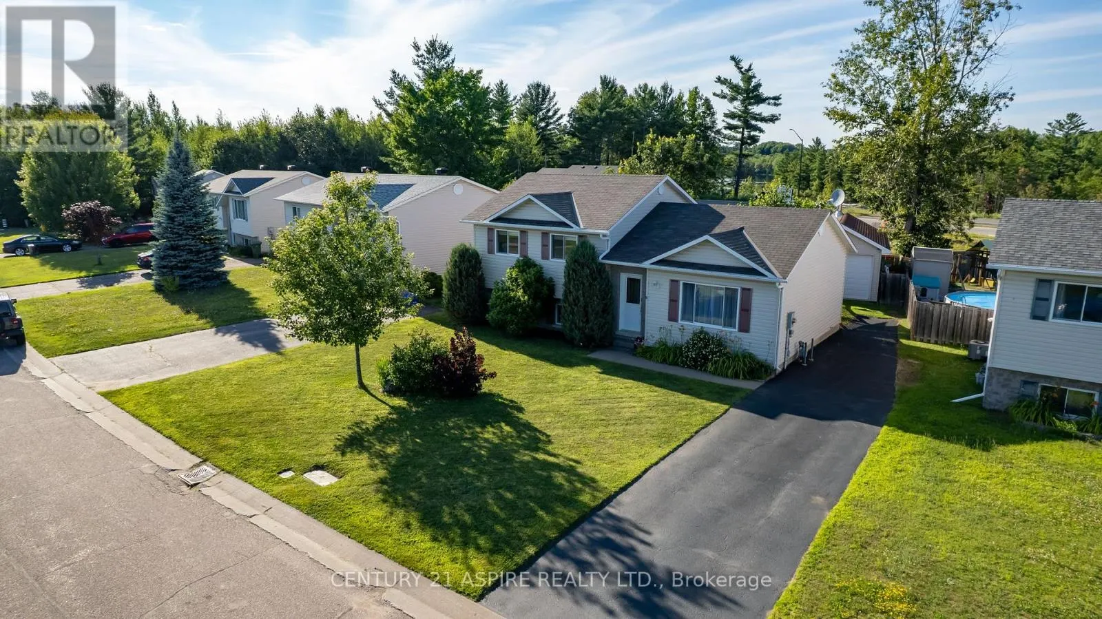 6 GERALD AVENUE