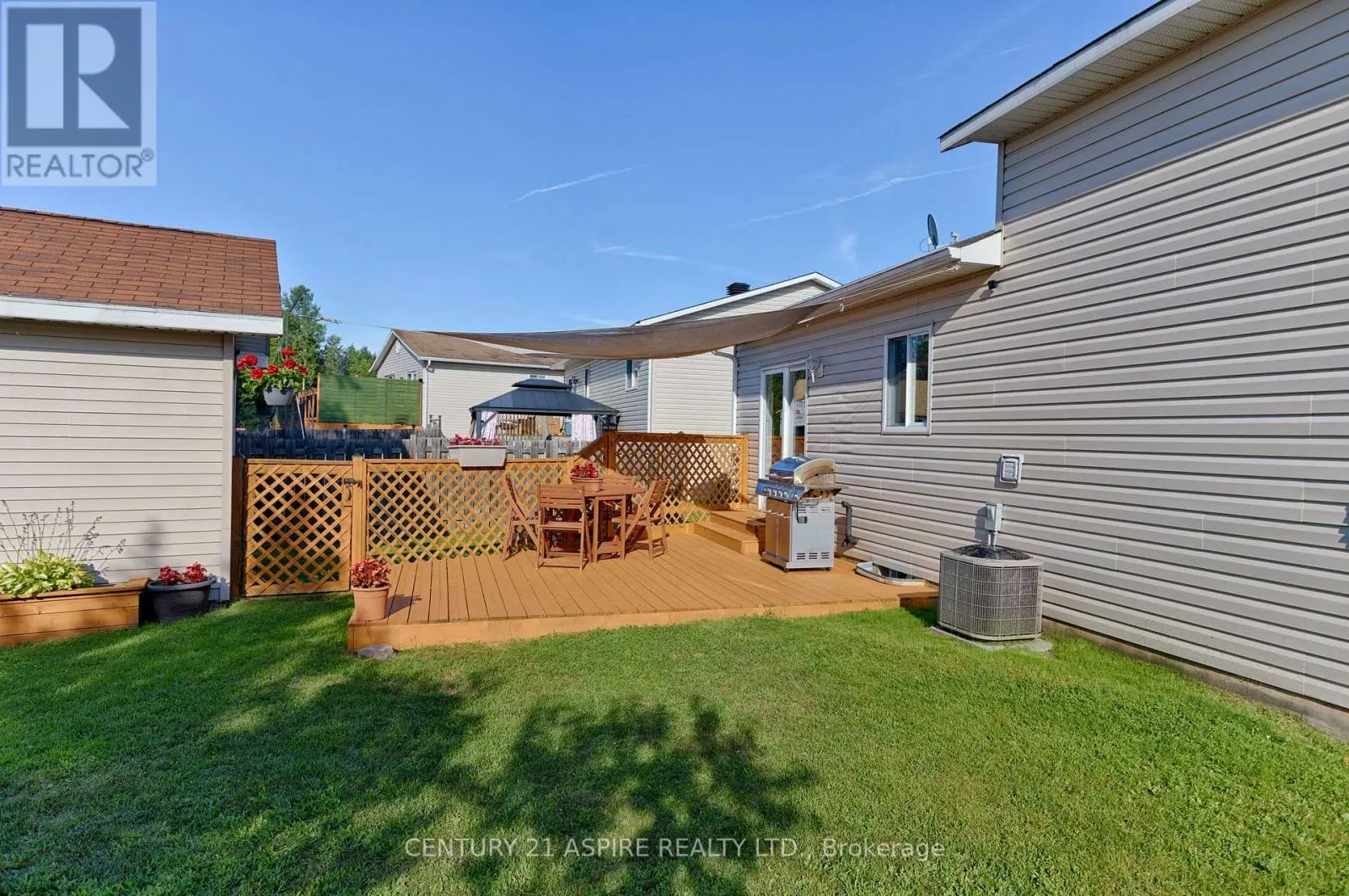 6 GERALD AVENUE
