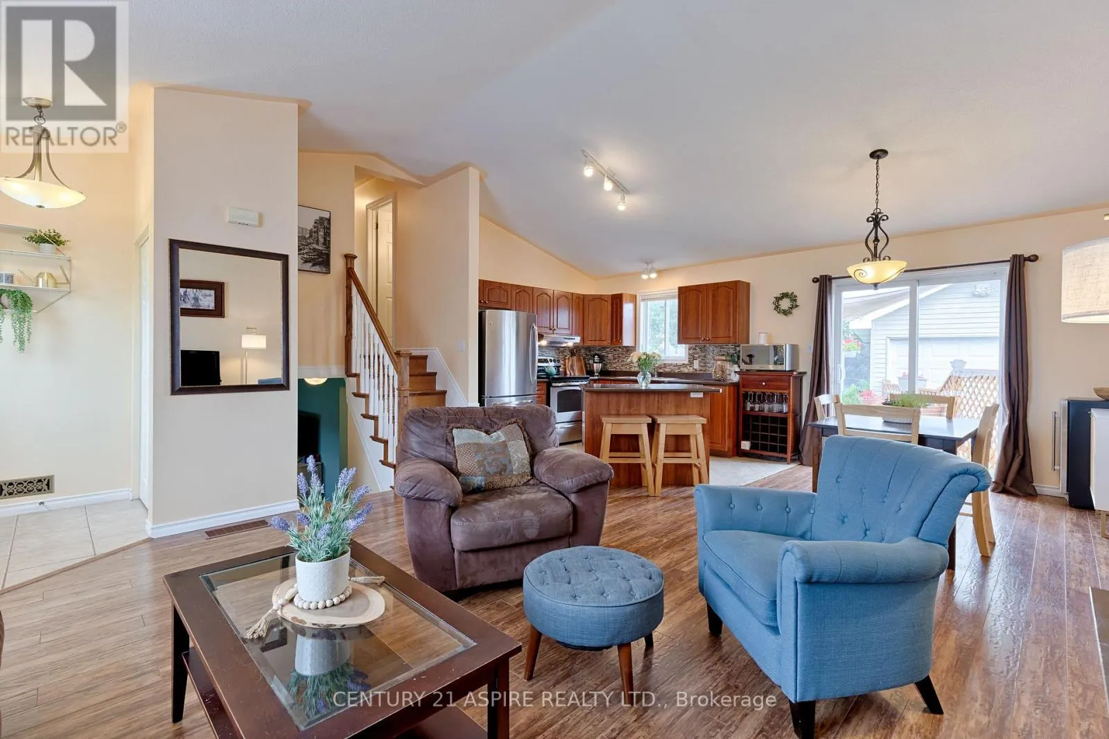6 GERALD AVENUE