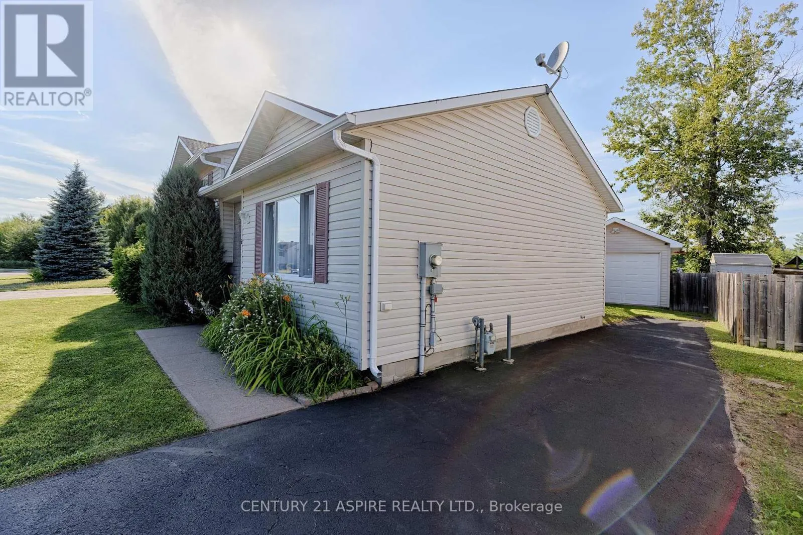 6 GERALD AVENUE