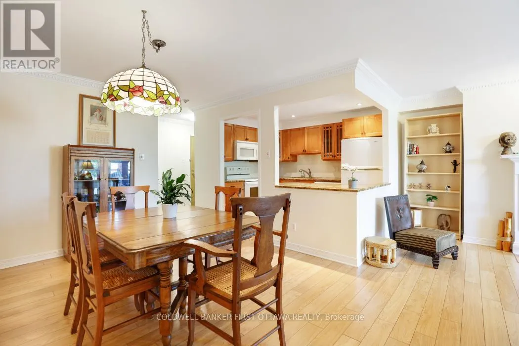 303 - 939 NORTH RIVER ROAD