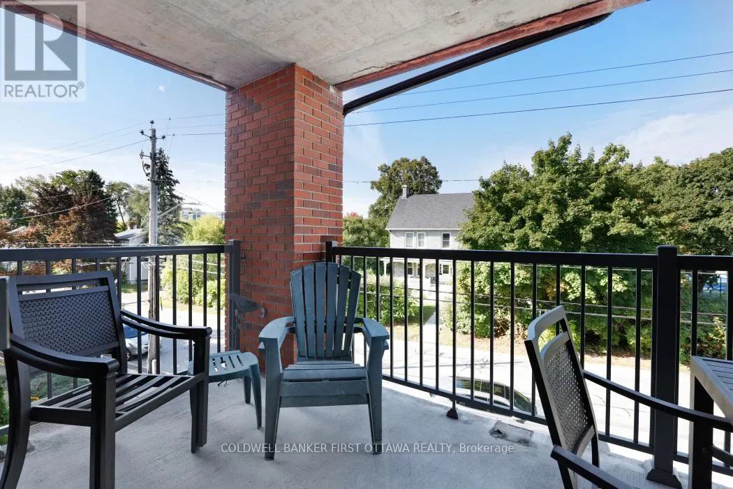 303 - 939 NORTH RIVER ROAD