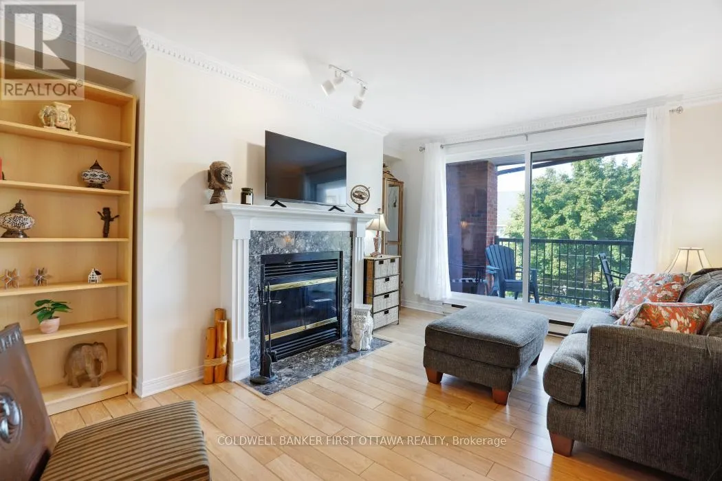 303 - 939 NORTH RIVER ROAD
