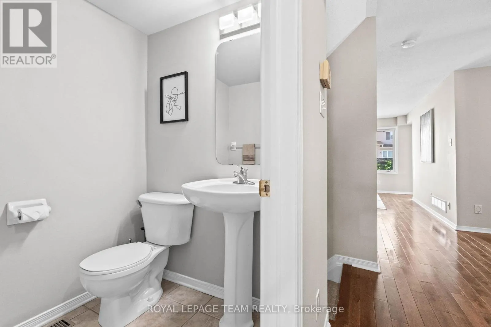 21 UPNEY DRIVE