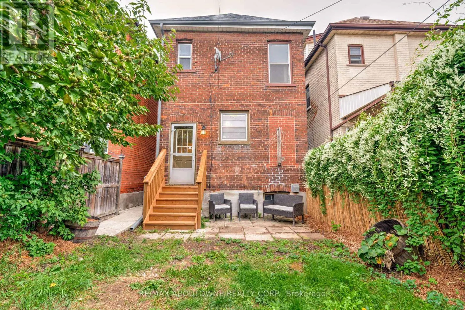 27 GARFIELD AVENUE N