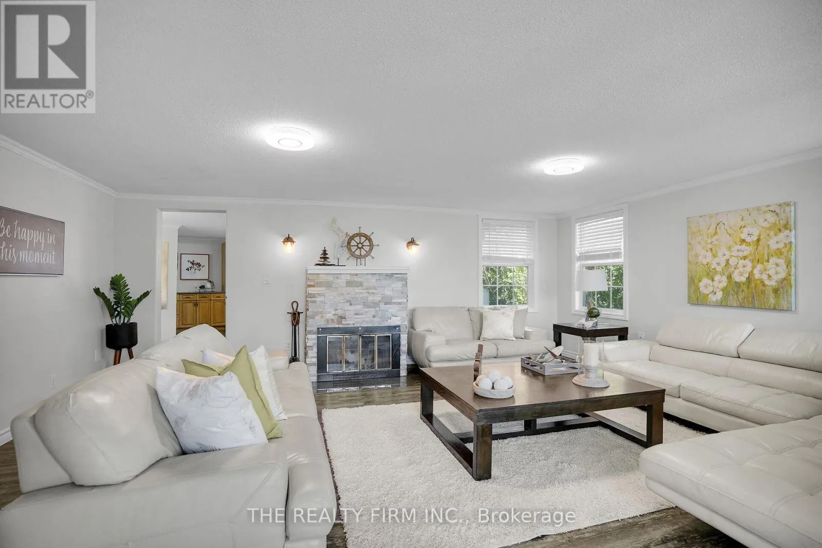 3692 BEVERLY GLEN