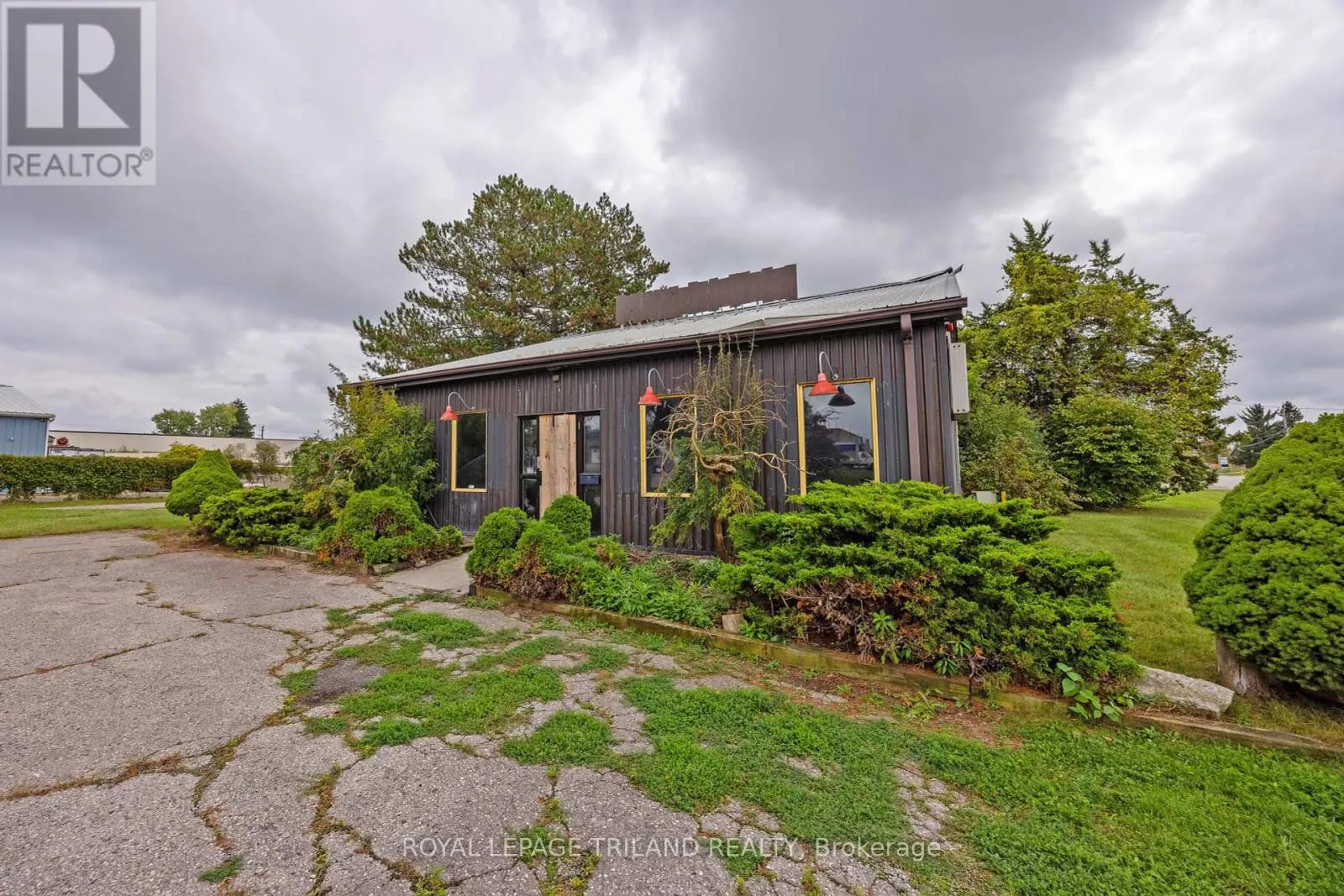 2040 BLUE HERON DRIVE