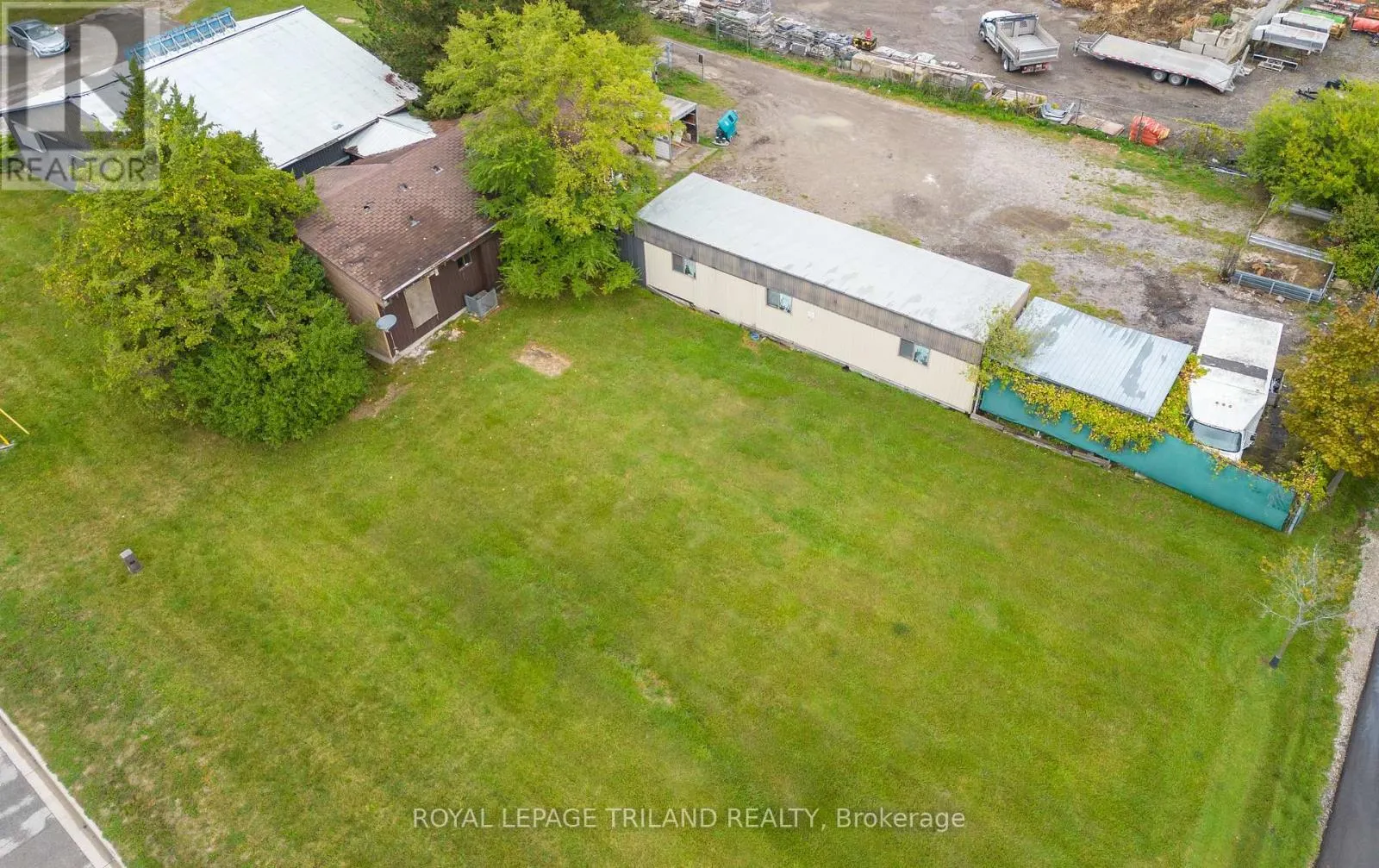 2040 BLUE HERON DRIVE