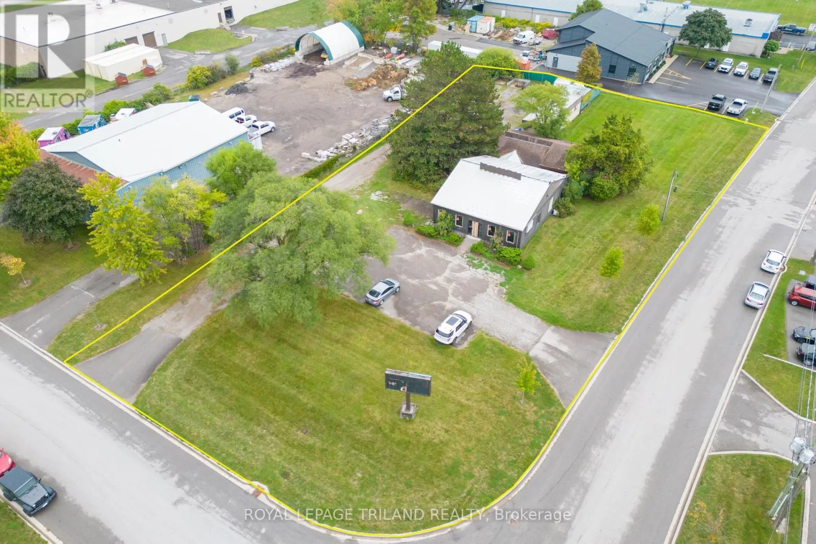 2040 BLUE HERON DRIVE