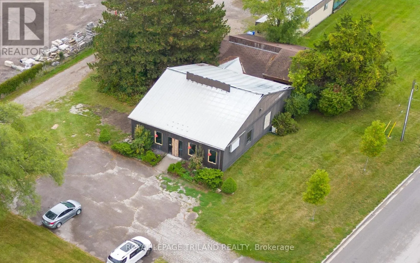 2040 BLUE HERON DRIVE