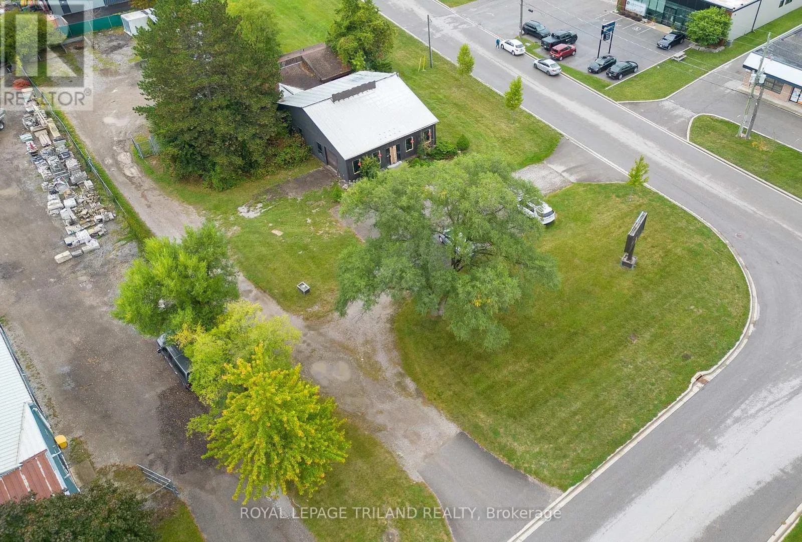 2040 BLUE HERON DRIVE