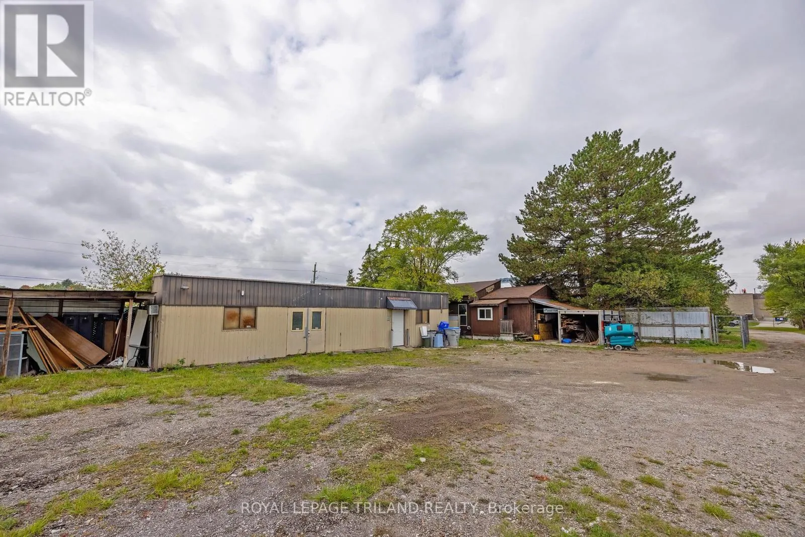 2040 BLUE HERON DRIVE