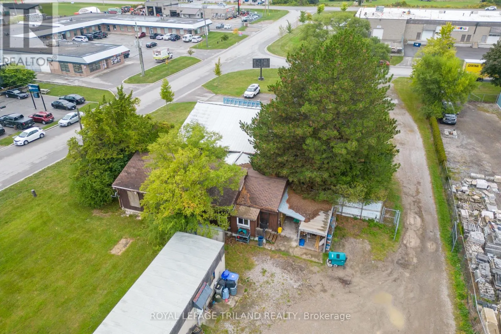 2040 BLUE HERON DRIVE