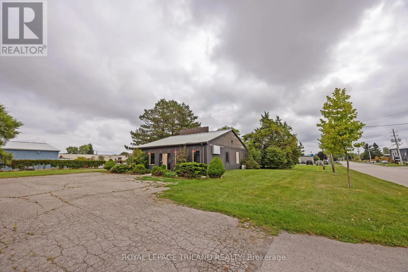 2040 BLUE HERON DRIVE