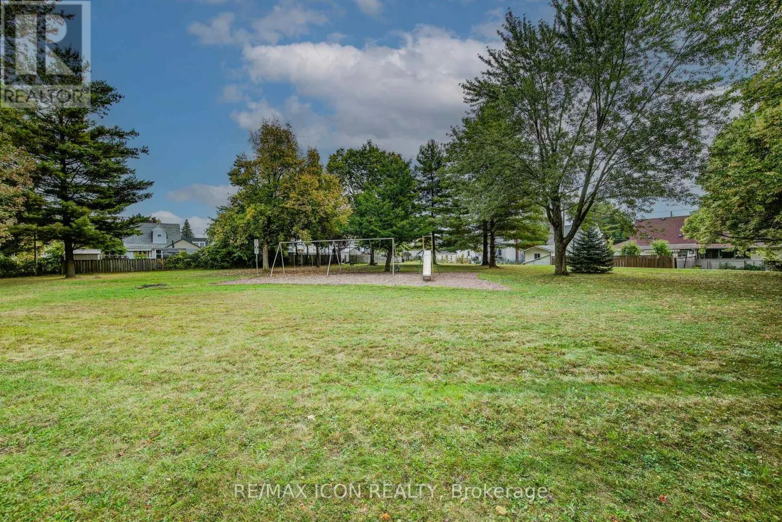 105 LORNE CRESCENT