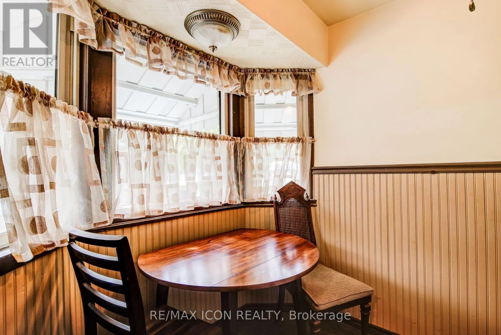105 LORNE CRESCENT