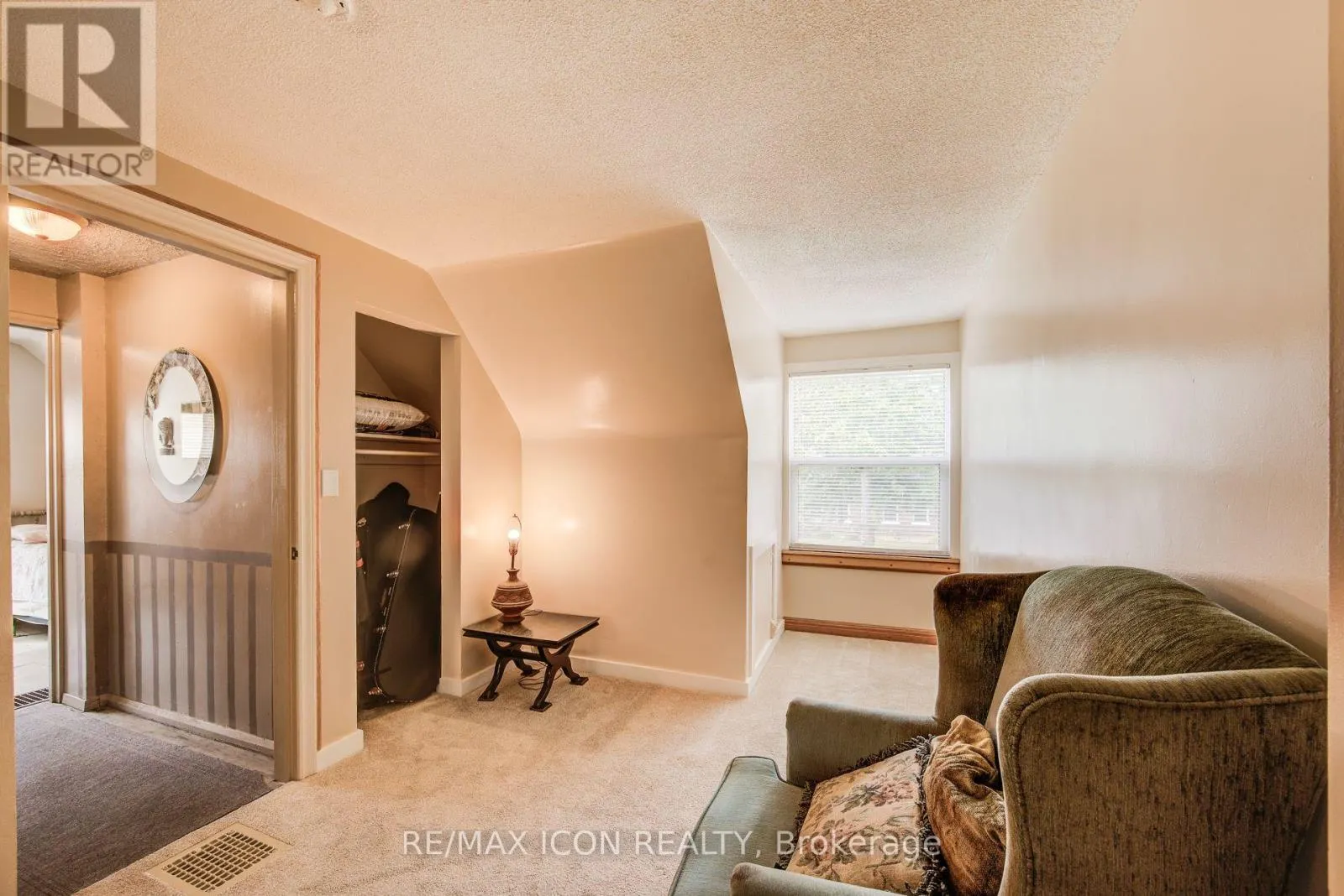 105 LORNE CRESCENT