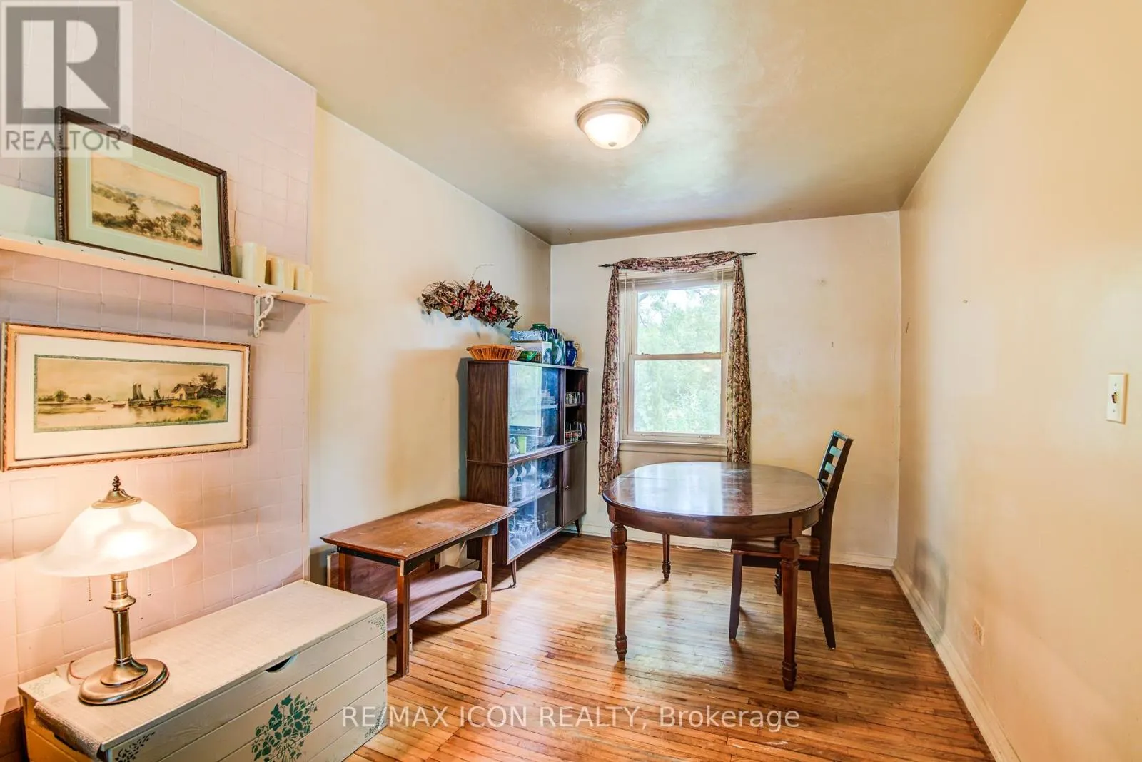 105 LORNE CRESCENT