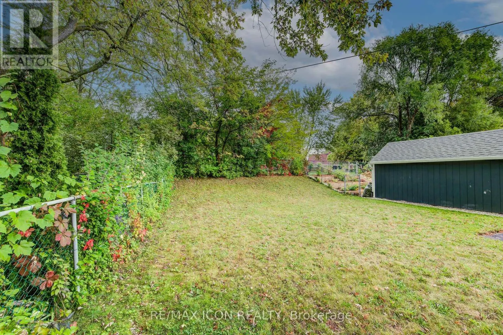 105 LORNE CRESCENT