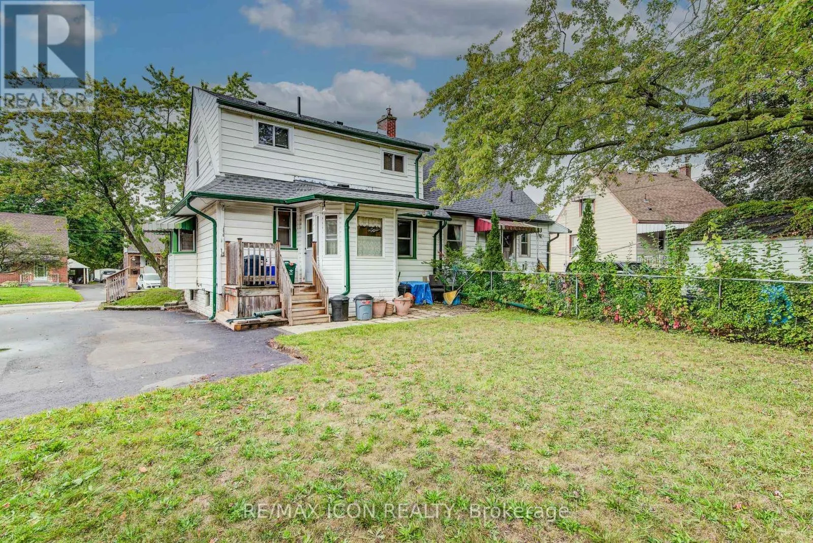 105 LORNE CRESCENT