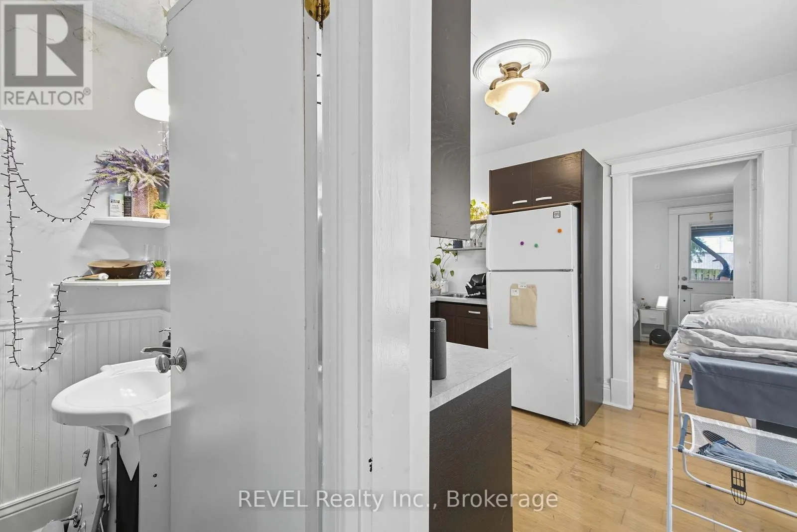 14 BOND STREET