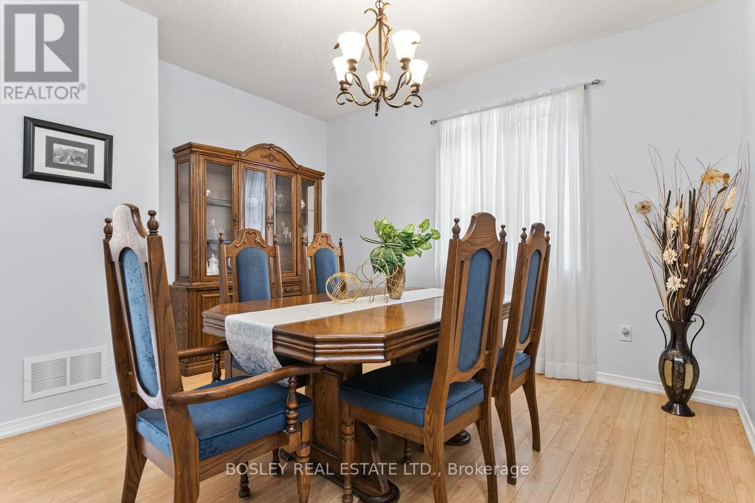 673 PRINCE OF WALES DRIVE