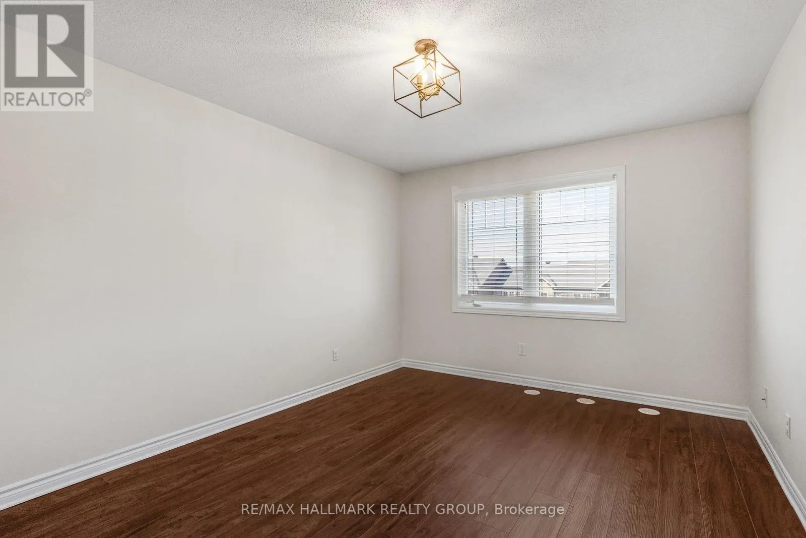 110 SUNSHINE CRESCENT