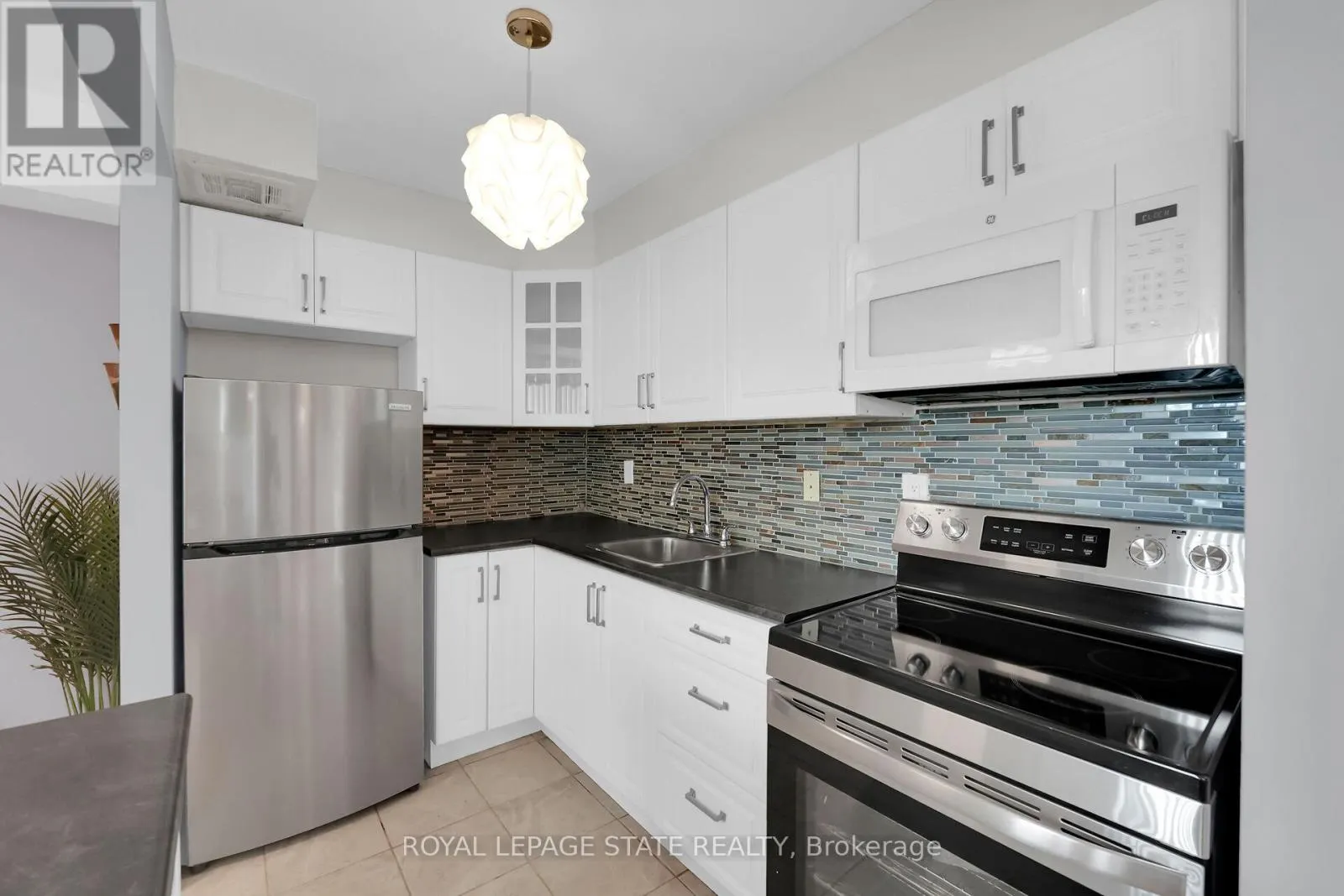 605 - 15 ALBRIGHT ROAD