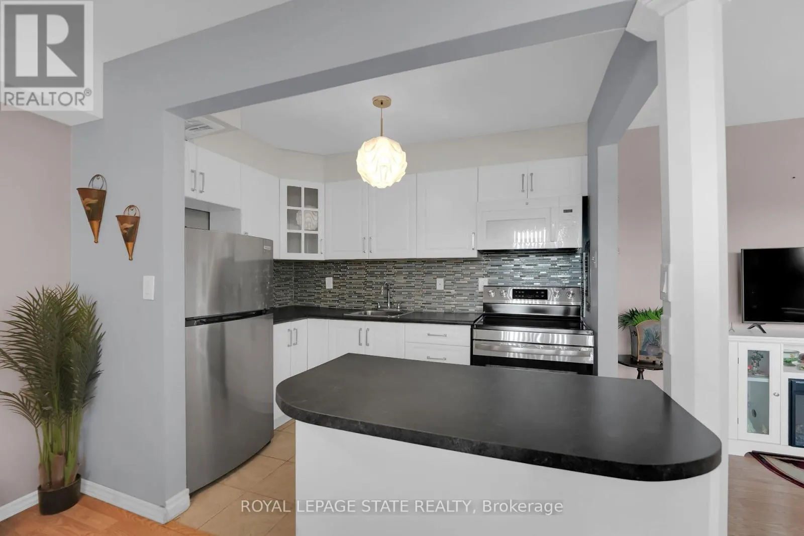 605 - 15 ALBRIGHT ROAD